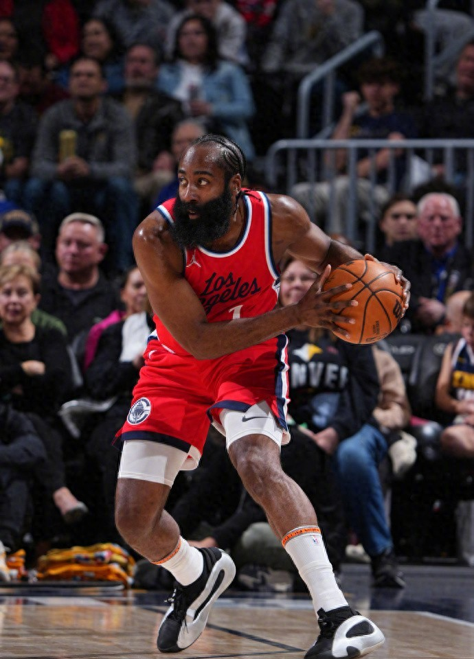 开云入口 -包含NBA季后赛倒计时,夏洛特黄蜂清晨单刀错失,细节引发关注,话题不断,阵容厚度经受考验的词条